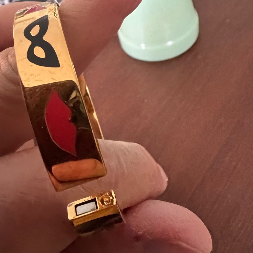 Kate Spade New York gold tone hinged bangle. “Blessing in Disguise” inside. - Picture 10 of 11